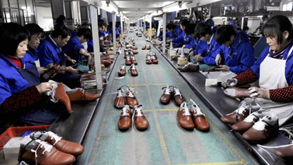 افكار مصانع مربحة مصنع لإنتاج الأحذية